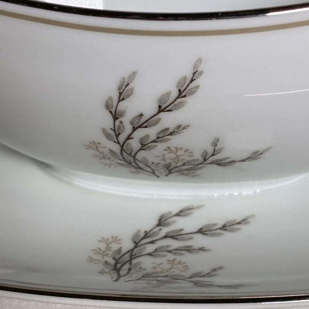 Noritake Porcelain Gravy Boat with Attached Underplate Candice‎ Pattern Japan